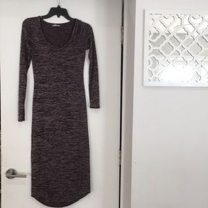 Forever 21 Dresses - Forever 21 comfy maroon maxi dress small Forever 21 Dresses - Forever 21 comfy maroon maxi dress small
